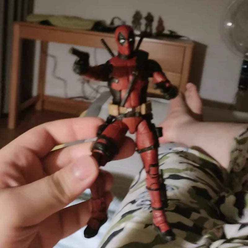 Action Figure Deadpool Marvel Legends Wade Wilson - Modelo Articulado Premium