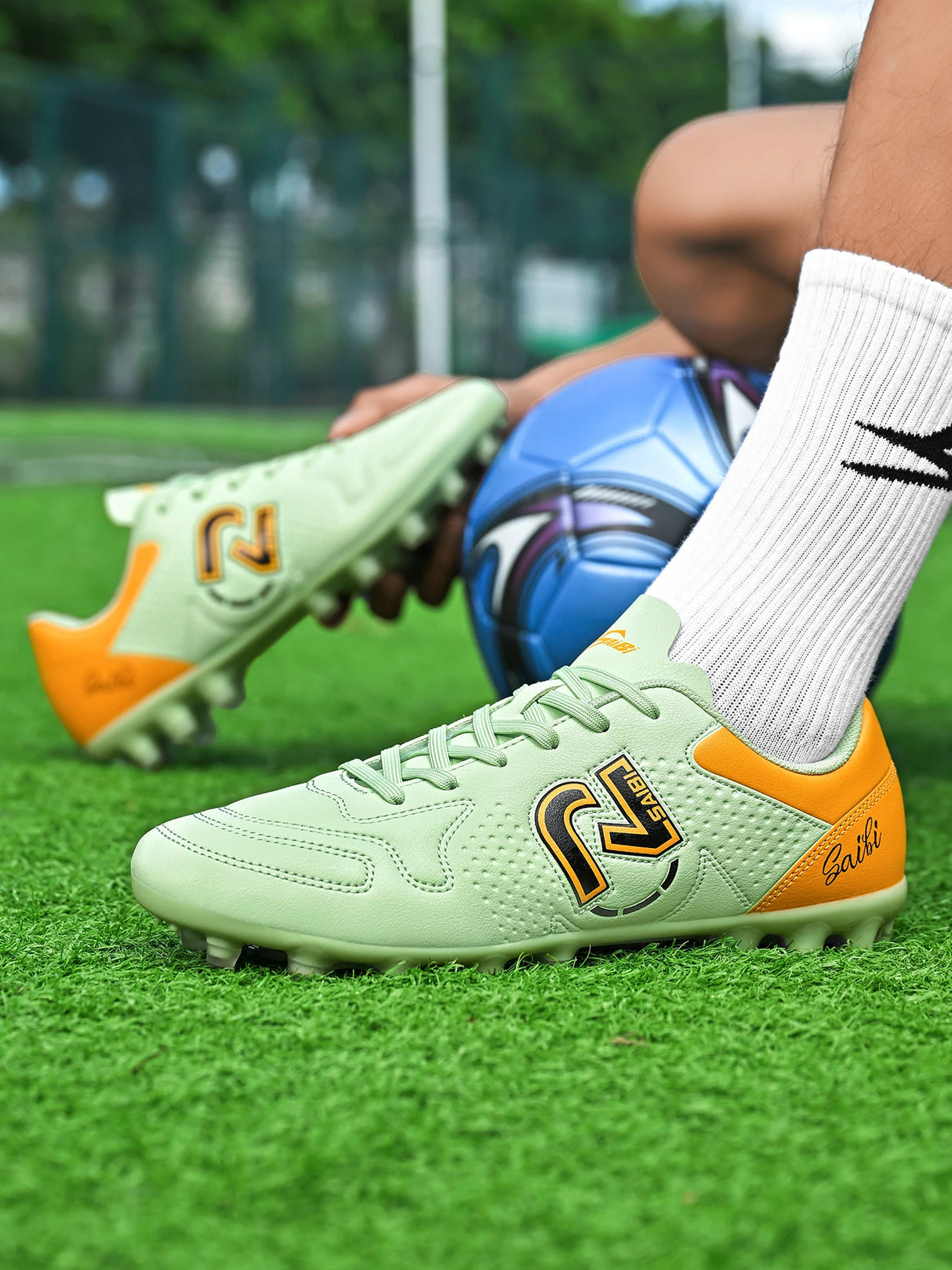 Chuteira de Futebol Premium MG/FG Unissex - Alta Aderência Multi-Gramado